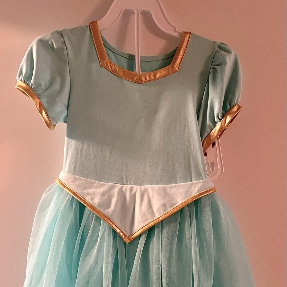 Taylor Joelle Jasmine size 6